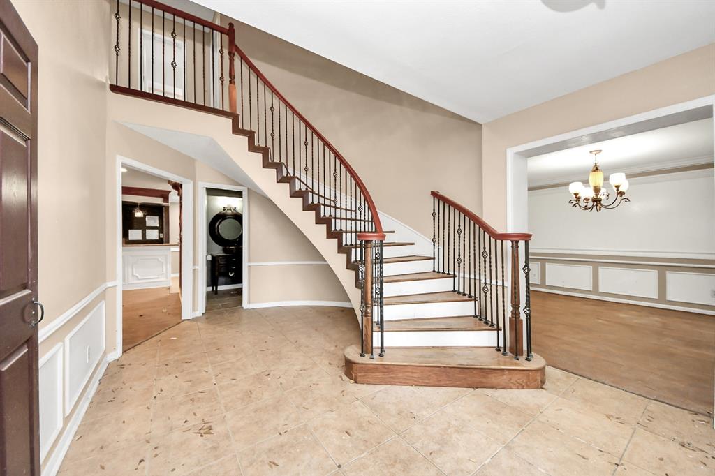2002 Saddlecreek Drive, Houston, Texas image 12