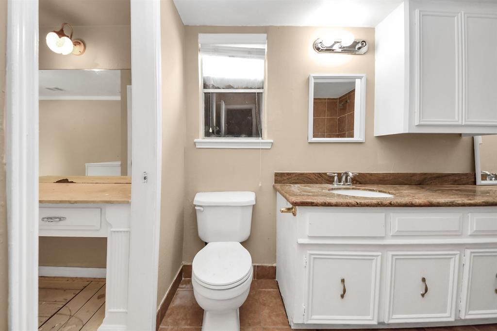 2002 Saddlecreek Drive, Houston, Texas image 45