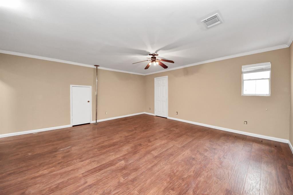 2002 Saddlecreek Drive, Houston, Texas image 36