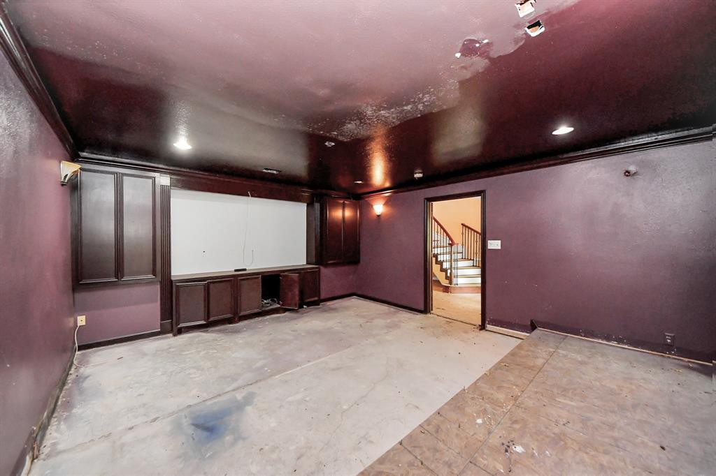 2002 Saddlecreek Drive, Houston, Texas image 13