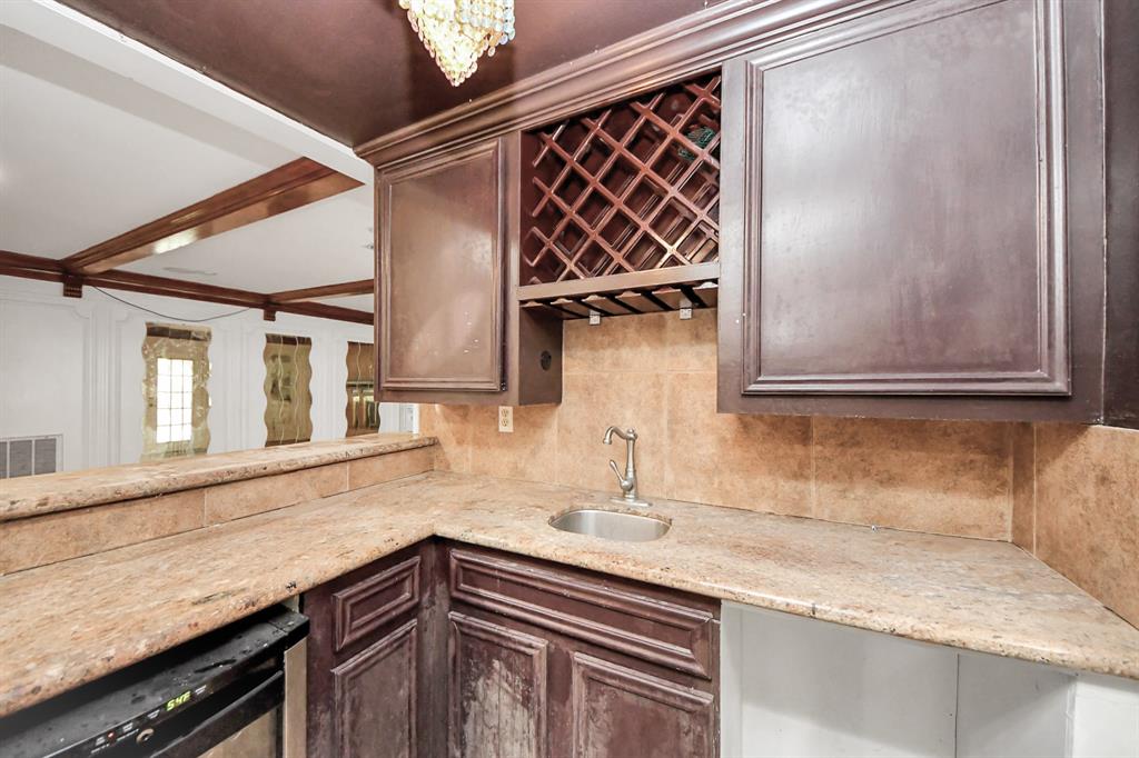 2002 Saddlecreek Drive, Houston, Texas image 26