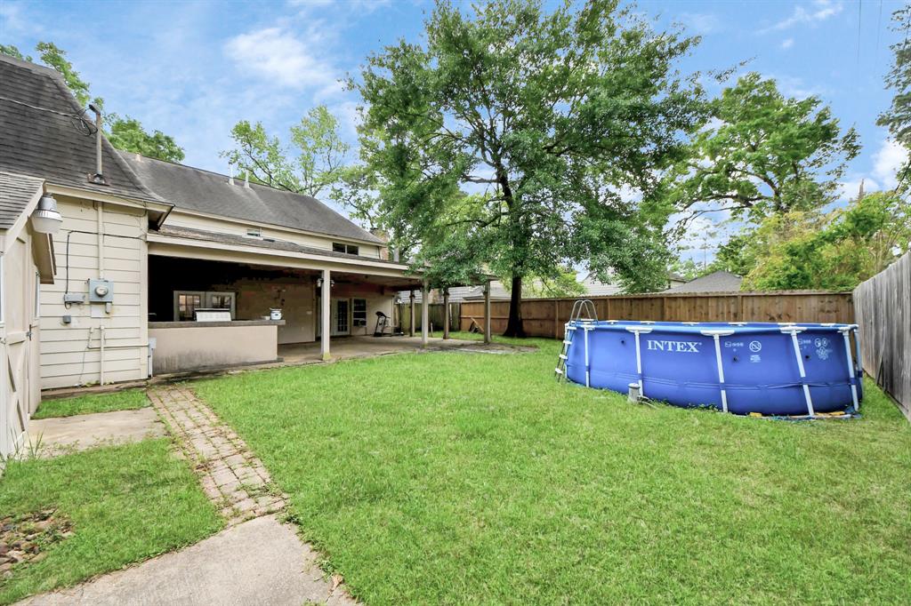 2002 Saddlecreek Drive, Houston, Texas image 7
