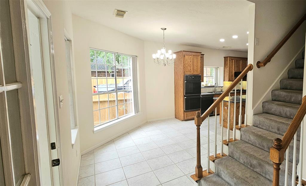 308 Woodstream Circle, Friendswood, Texas image 12