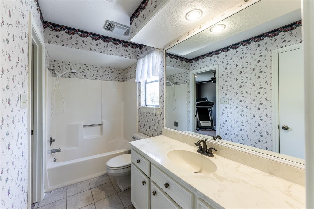 18 Village Hill Drive, Conroe, Texas image 25