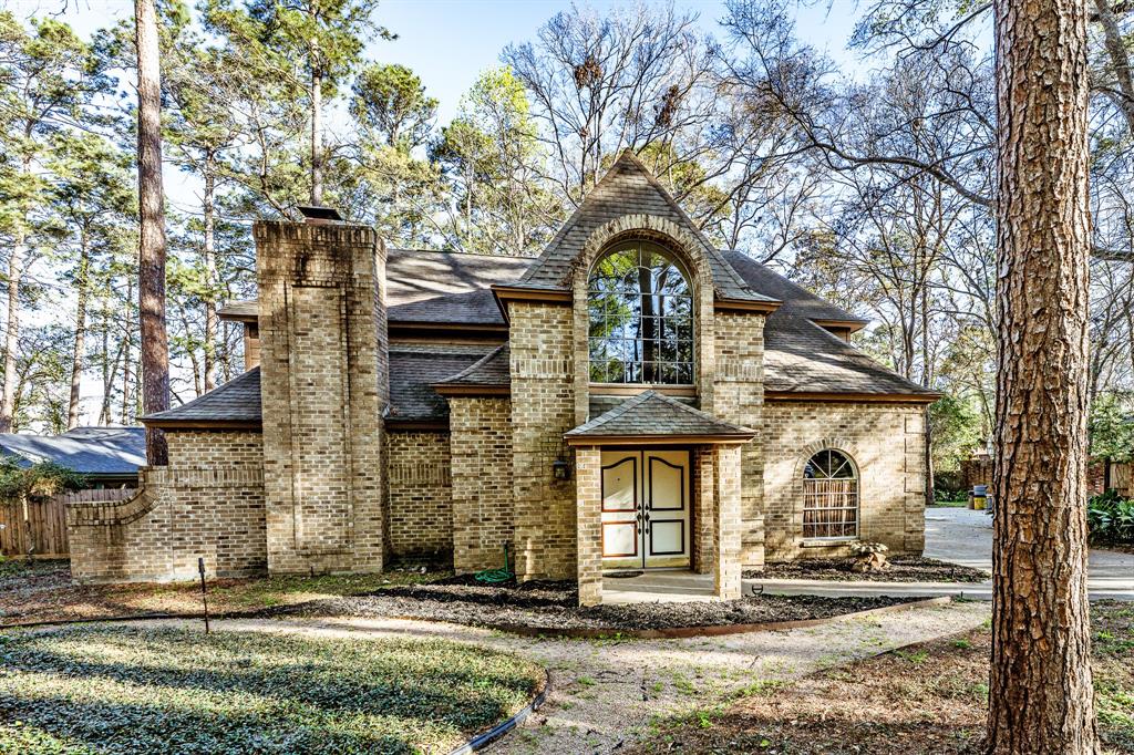 18 Village Hill Drive, Conroe, Texas image 1
