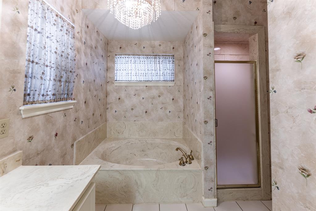 18 Village Hill Drive, Conroe, Texas image 22