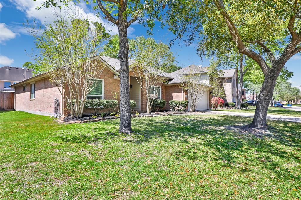 19111 Sprintwood Court, Humble, Texas image 3