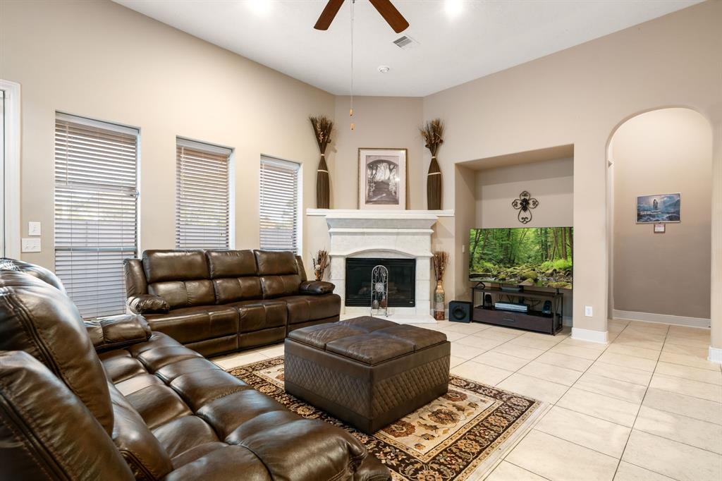 3420 Cortona Lane, Friendswood, Texas image 12