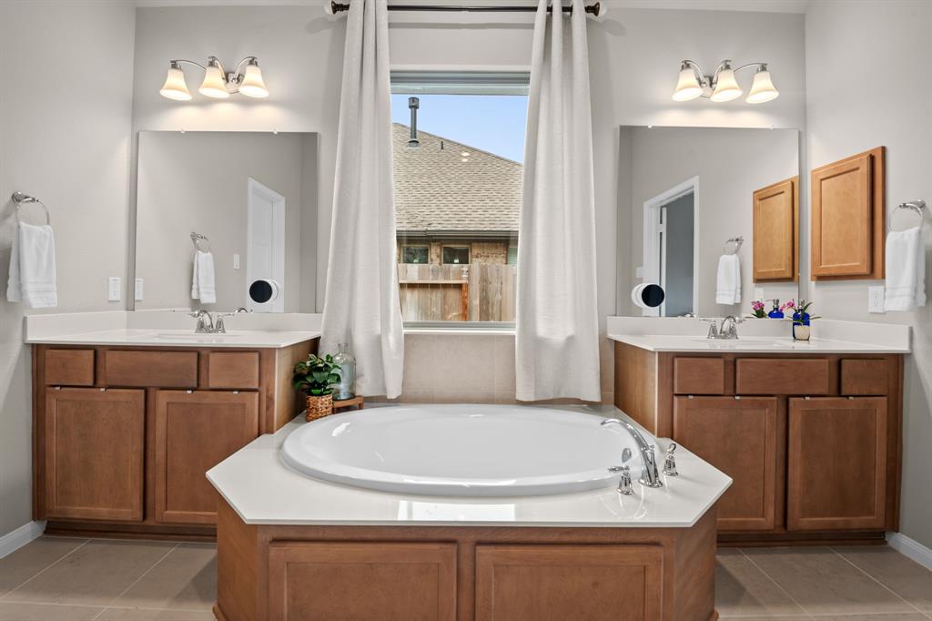 7918 Summit Trail Lane, Porter, Texas image 28