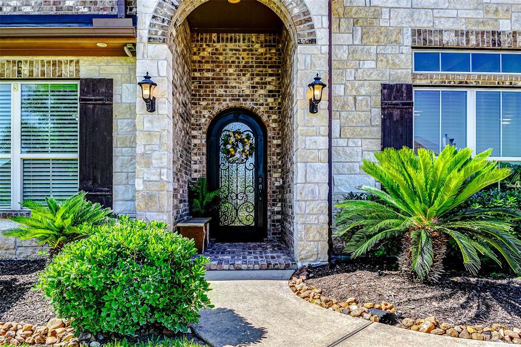 32811 Warbler Court, Fulshear, Texas image 5