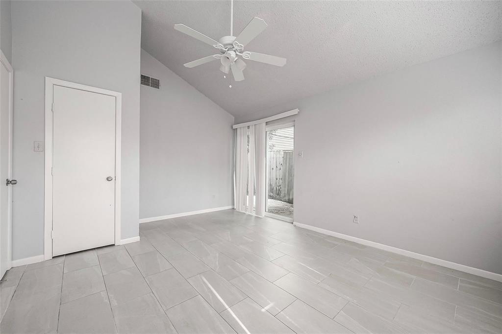 11526 Sands Point Drive, Houston, Texas image 3