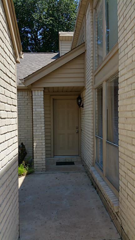 11526 Sands Point Drive, Houston, Texas image 2