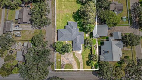 A home in Alvin