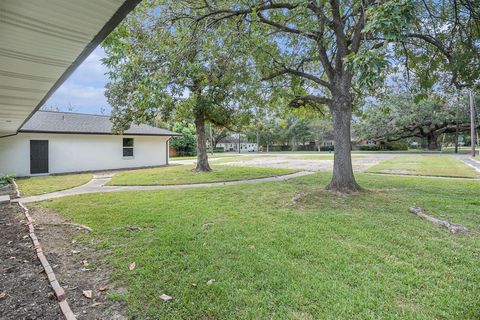 A home in Alvin