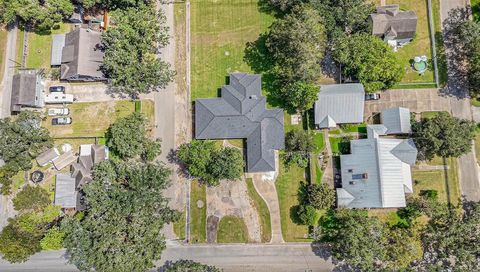 A home in Alvin