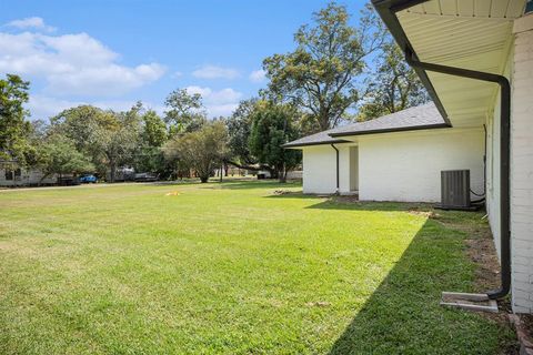 A home in Alvin