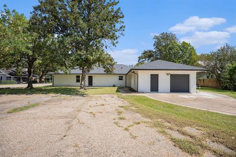 A home in Alvin