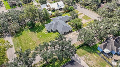 A home in Alvin