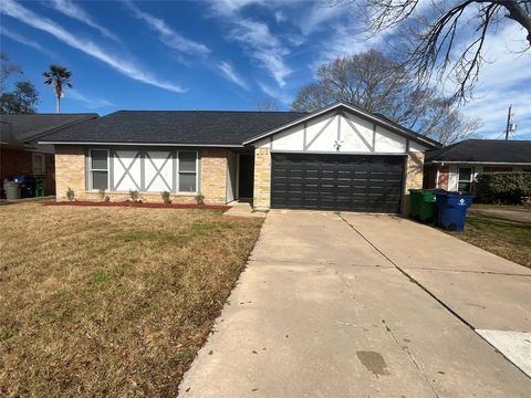 A home in Angleton