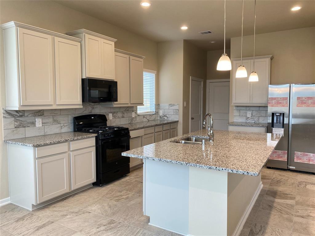 4711 Purple Fountain Drive, Rosenberg, Texas image 7