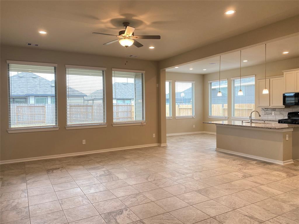 4711 Purple Fountain Drive, Rosenberg, Texas image 10