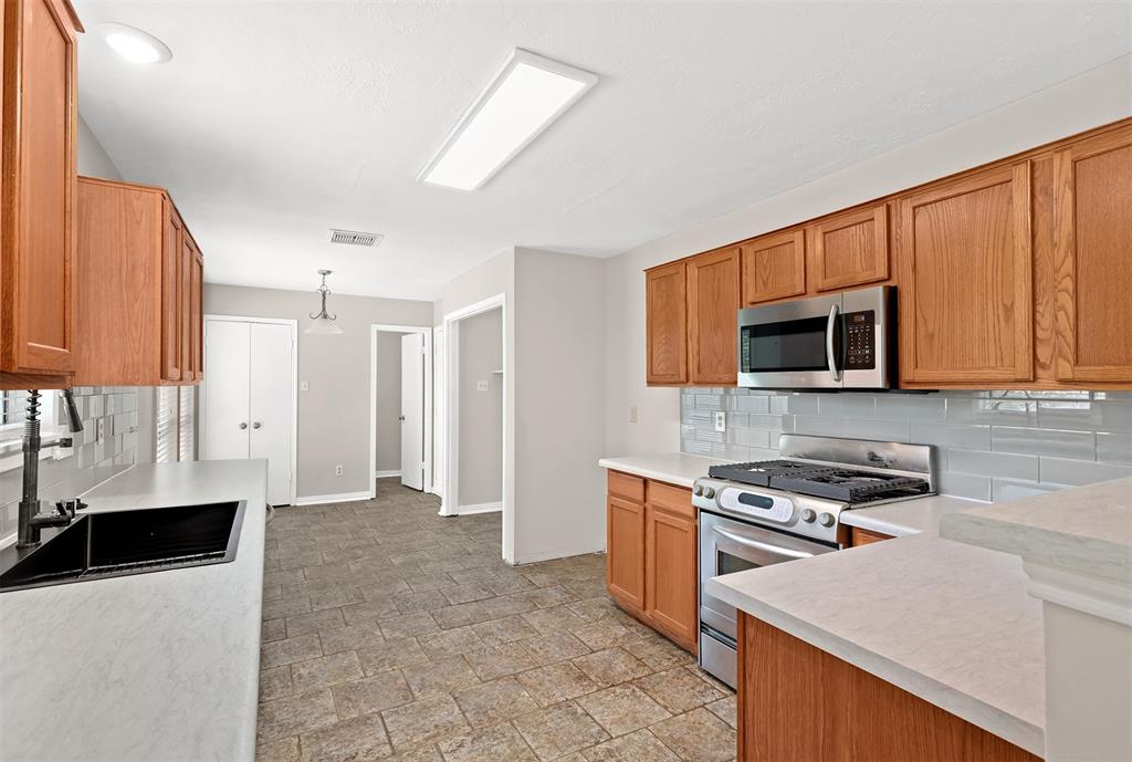 4714 Hawthorne Street, Seabrook, Texas image 7