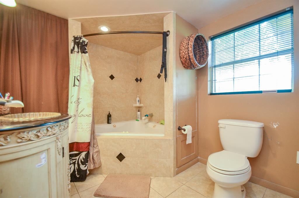 712 Higgins Street, Humble, Texas image 34