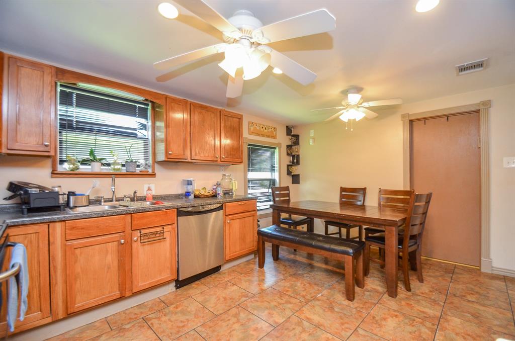 712 Higgins Street, Humble, Texas image 29
