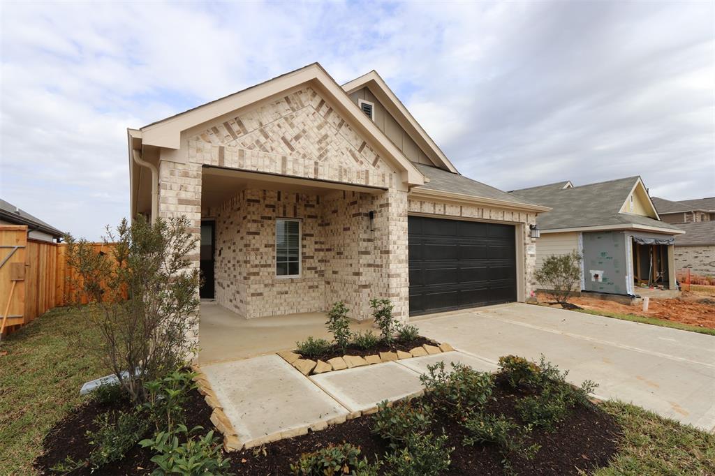 593 Copper Springs Drive, Magnolia, Texas image 6