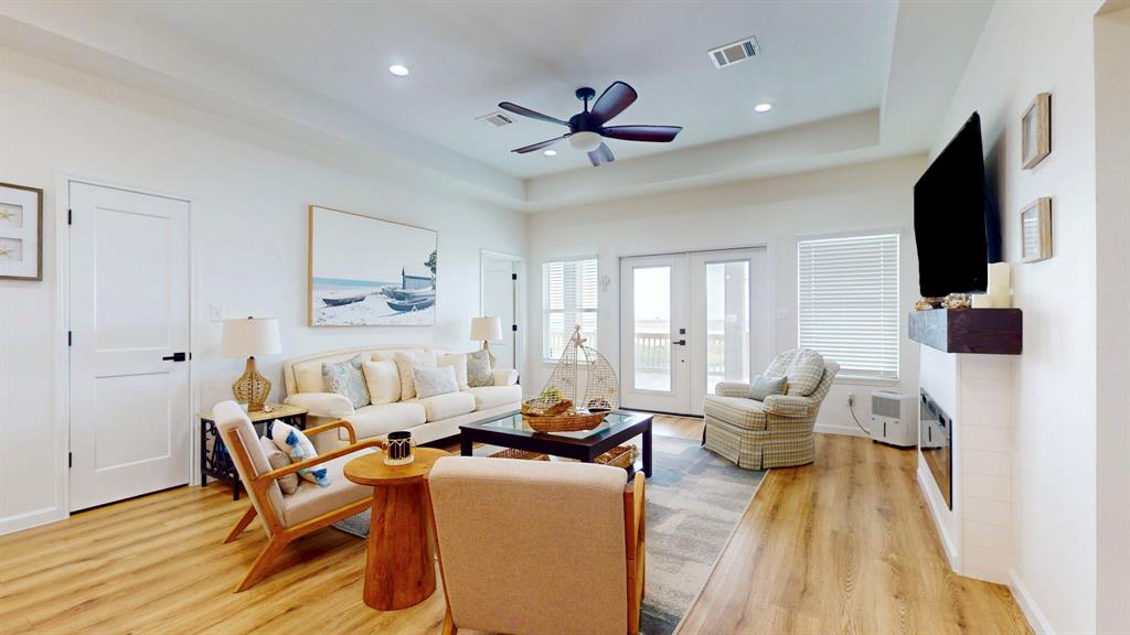 810 Casa Drive, Crystal Beach, Texas image 11