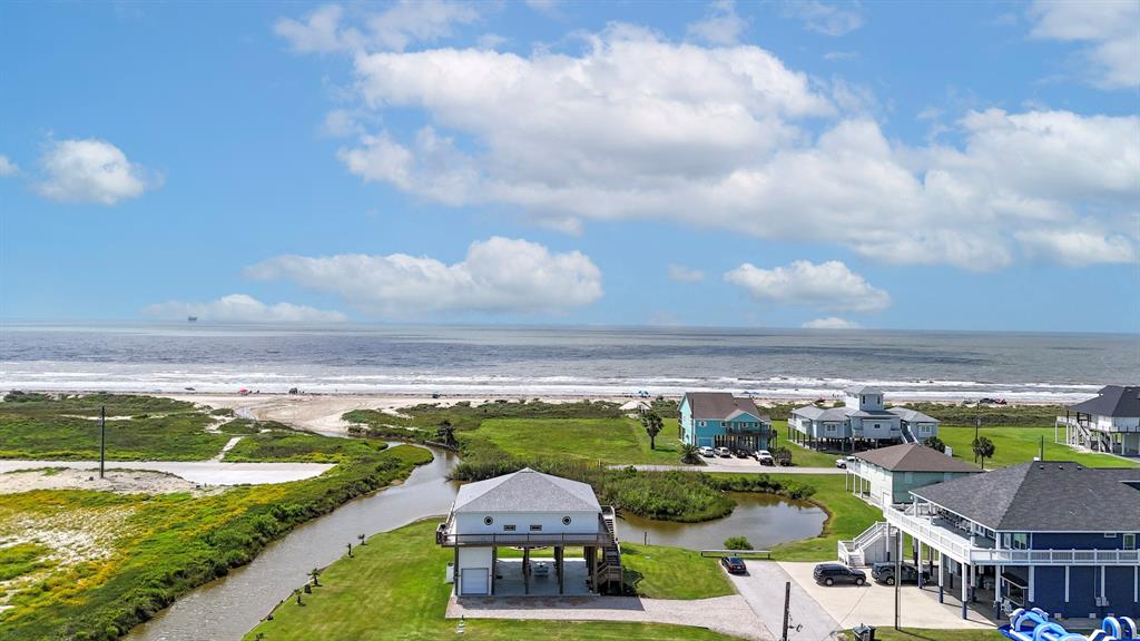 810 Casa Drive, Crystal Beach, Texas image 1