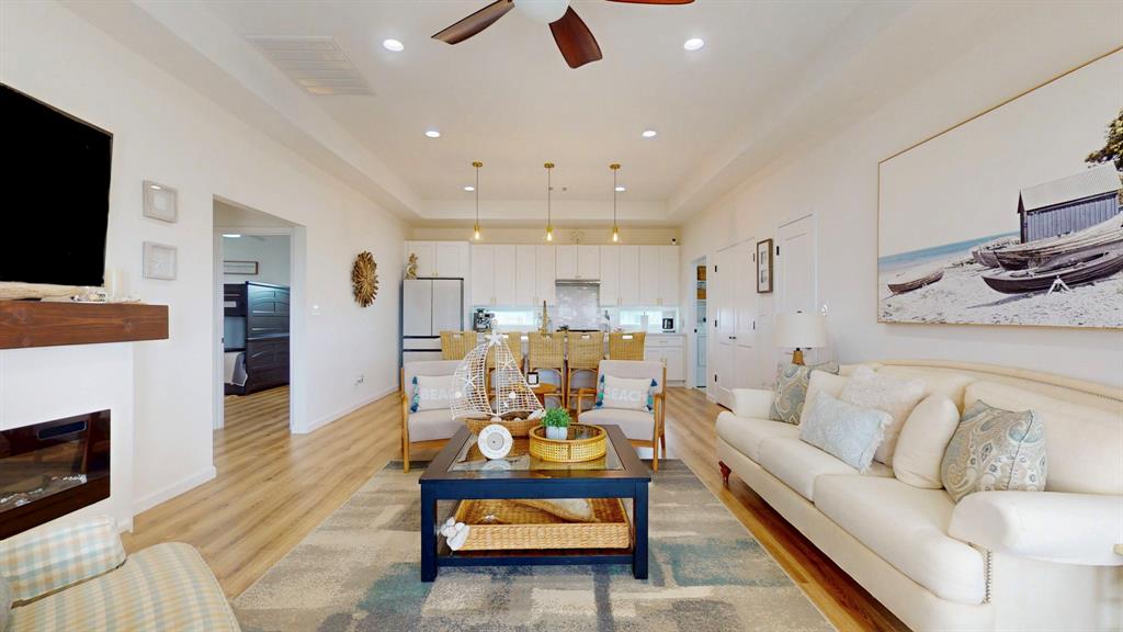 810 Casa Drive, Crystal Beach, Texas image 8