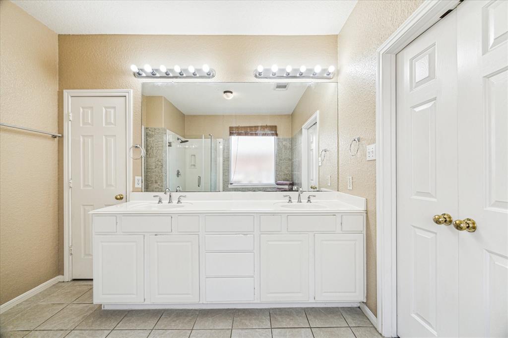 3119 Five Oaks Drive, Missouri City, Texas image 24