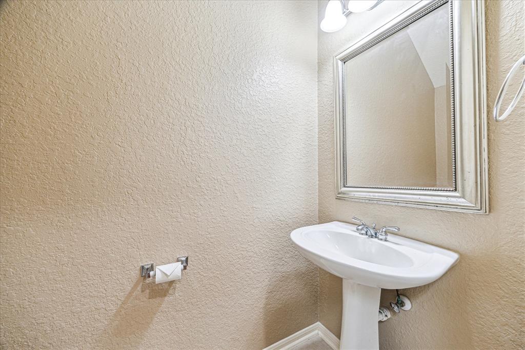 3119 Five Oaks Drive, Missouri City, Texas image 19