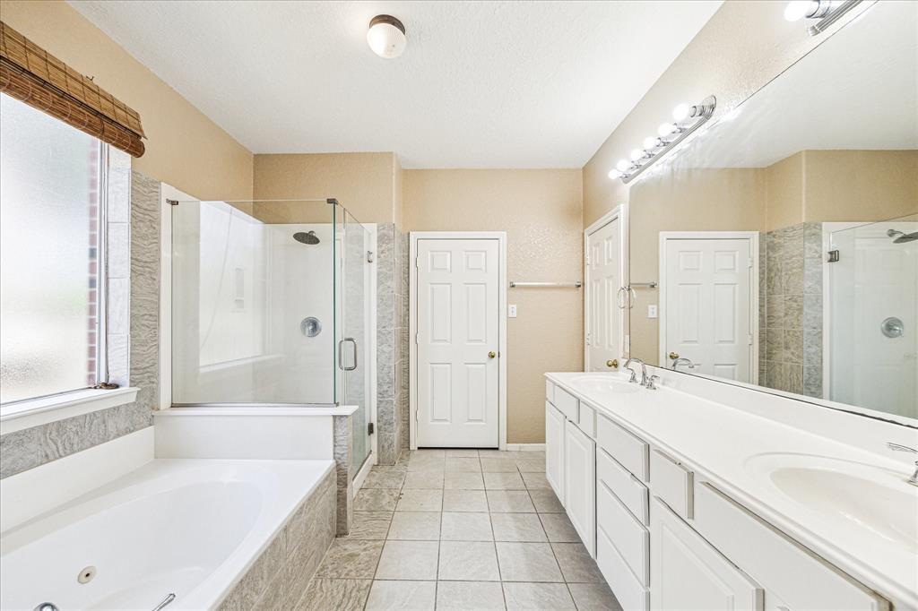 3119 Five Oaks Drive, Missouri City, Texas image 23