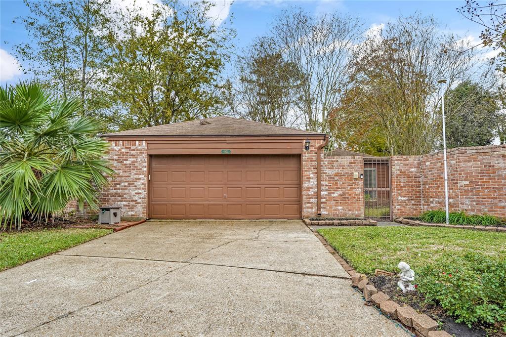6822 Clee Lane, Spring, Texas image 2