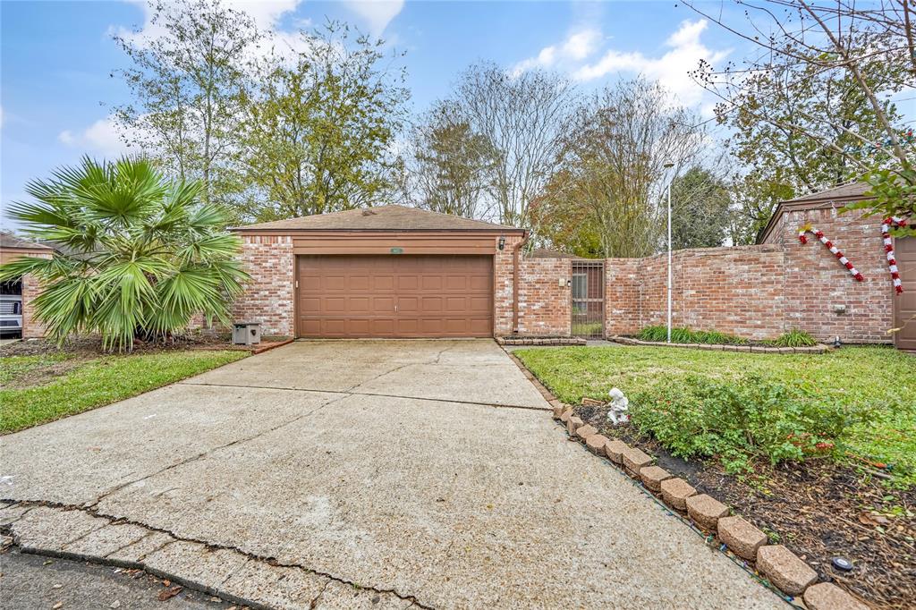 6822 Clee Lane, Spring, Texas image 1