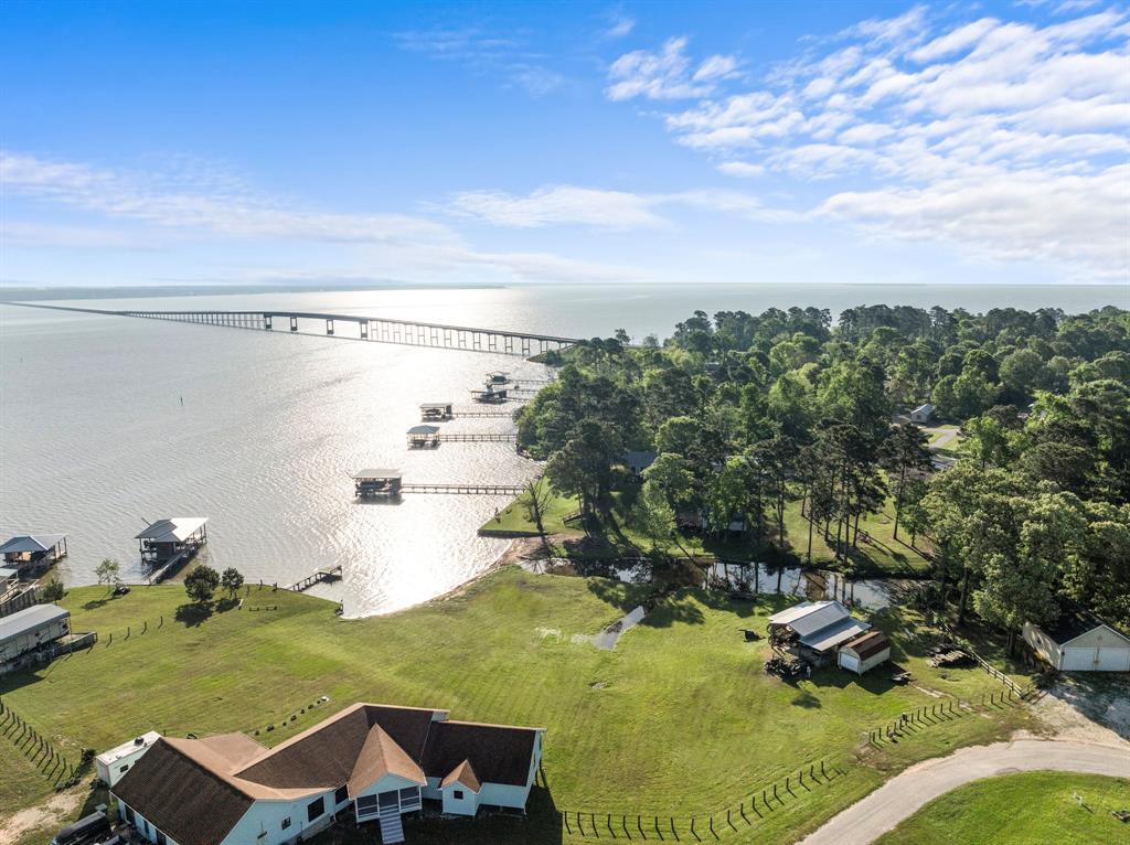 500 Lagoon Drive, Point Blank, Texas image 1
