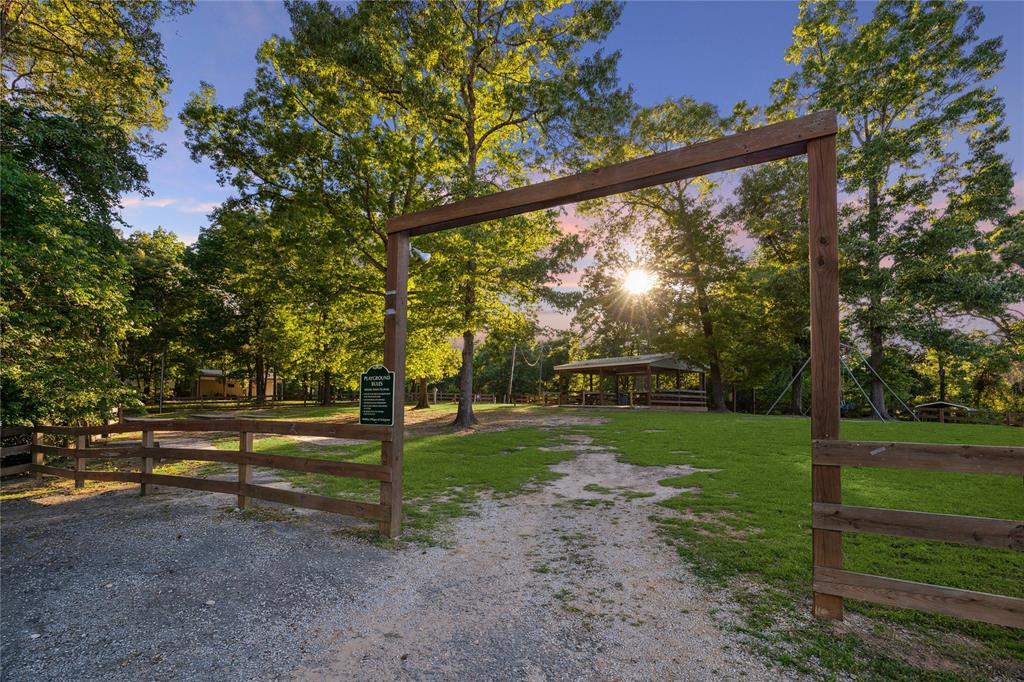 500 Lagoon Drive, Point Blank, Texas image 4