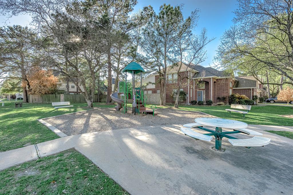 8930 Driftstone Drive, Spring, Texas image 46