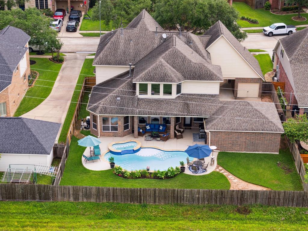 8718 Stowe Creek Lane, Missouri City, Texas image 6