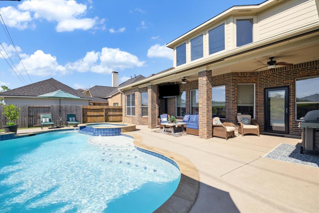 8718 Stowe Creek Lane, Missouri City, Texas image 32
