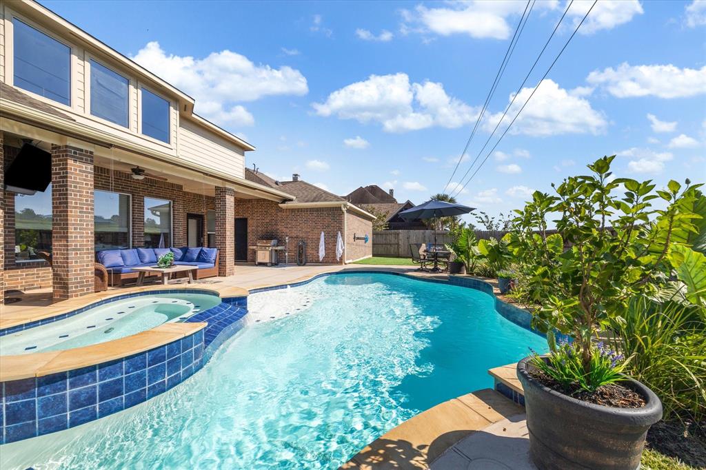 8718 Stowe Creek Lane, Missouri City, Texas image 33
