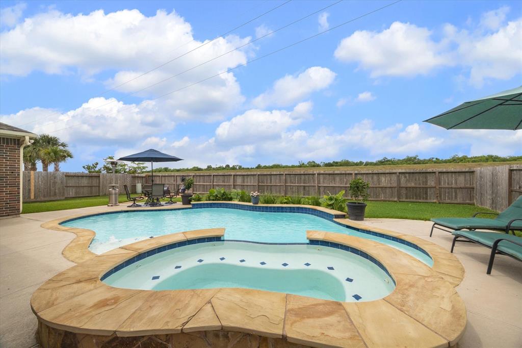 8718 Stowe Creek Lane, Missouri City, Texas image 34