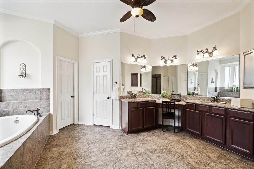 8718 Stowe Creek Lane, Missouri City, Texas image 21