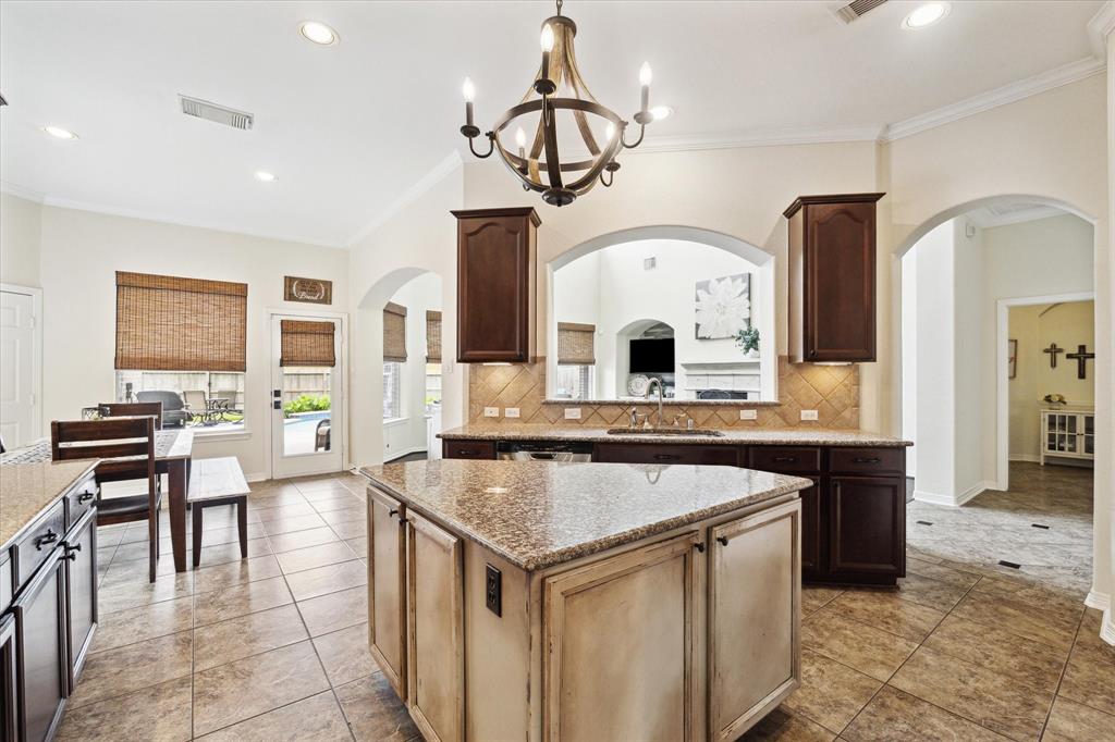 8718 Stowe Creek Lane, Missouri City, Texas image 17