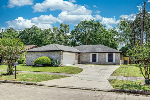 Photo of 22226 Waynegate Drive, Spring, TX 77373 (MLS # 43757847) Photo of 22226 Waynegate Drive, Spring, TX 77373 (MLS # 43757847)