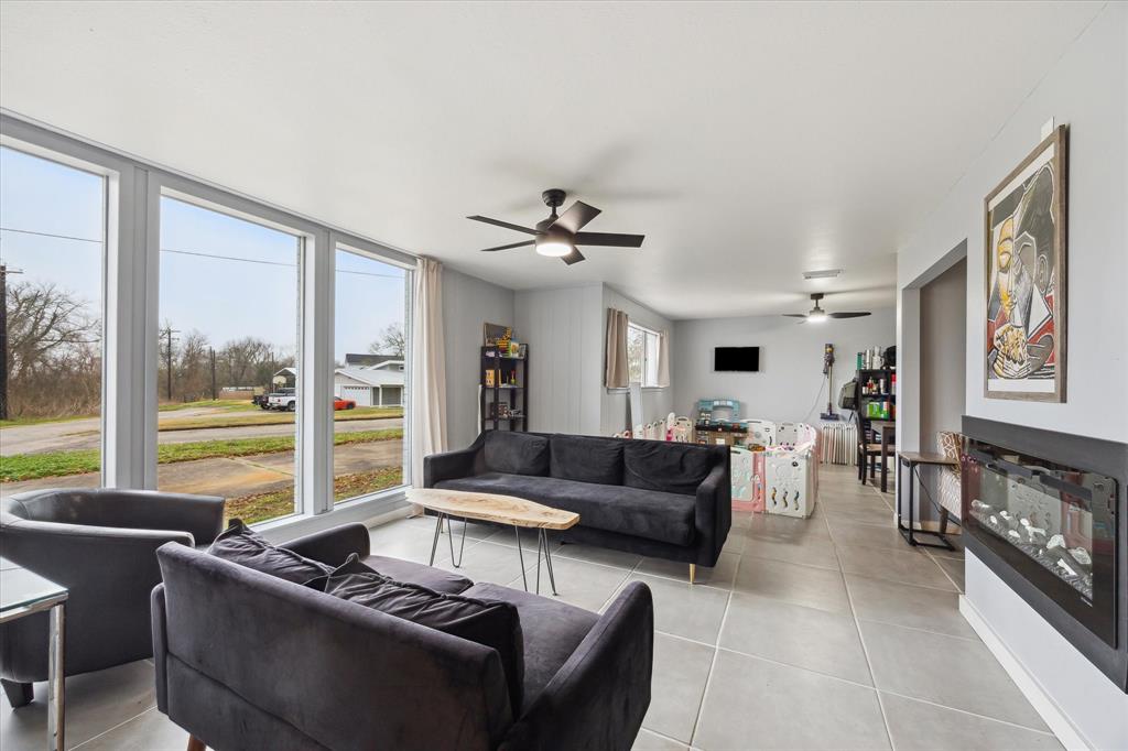 224 Lee Lane, Bellville, Texas image 4