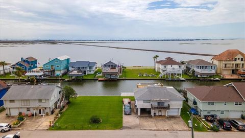1252 Sailfish Street Bayou Vista TX 77563