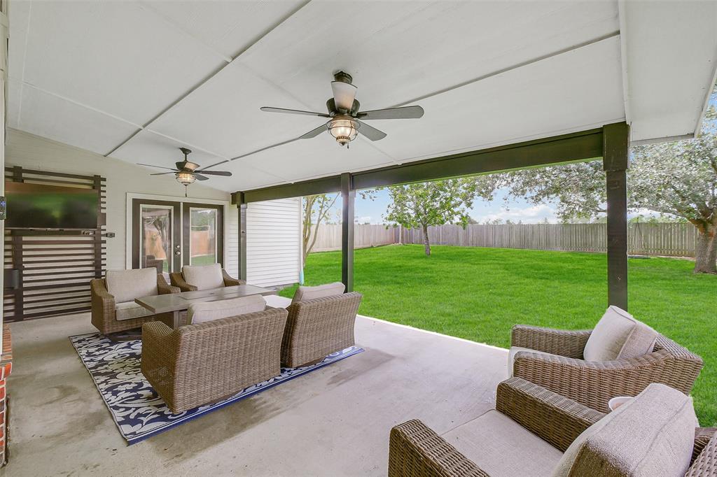 1416 Blueberry Lane, Friendswood, Texas image 26